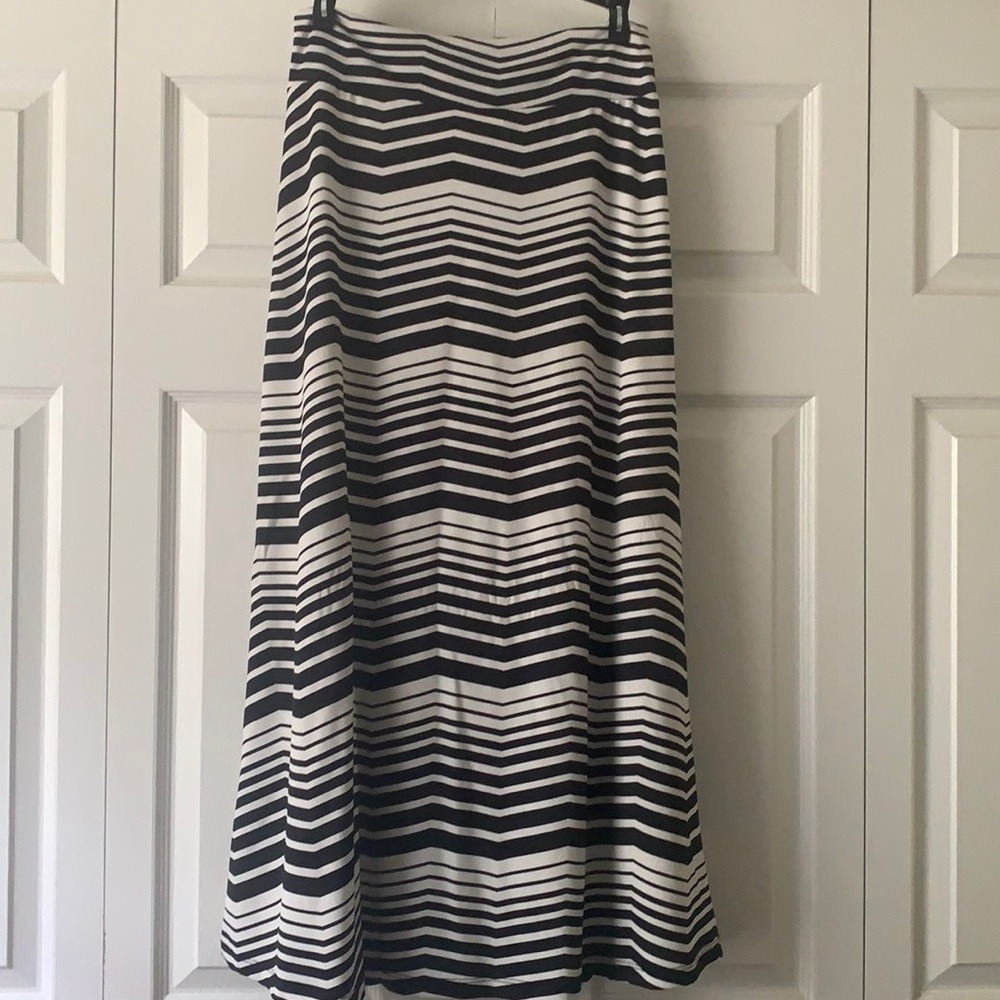 Black and white, Amy Byer dress in size xlarge.